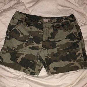 Camp cargo shorts